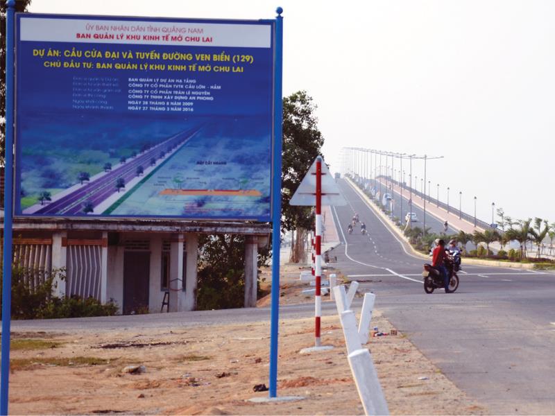 Tuyến đường ven biển nối từ Hội An đến Chu Lai đóng vai trò quan trọng trong chiến lược phát triển kinh tế Quảng Nam. Ảnh: Hoàng Minh