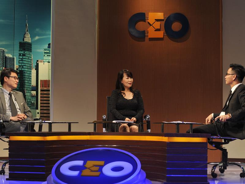 Bà Lưu Thị Châm, Giám đốc Công ty TNHH Đặng Lưu (ngồi giữa) trong vai trò CEO của tình huống này