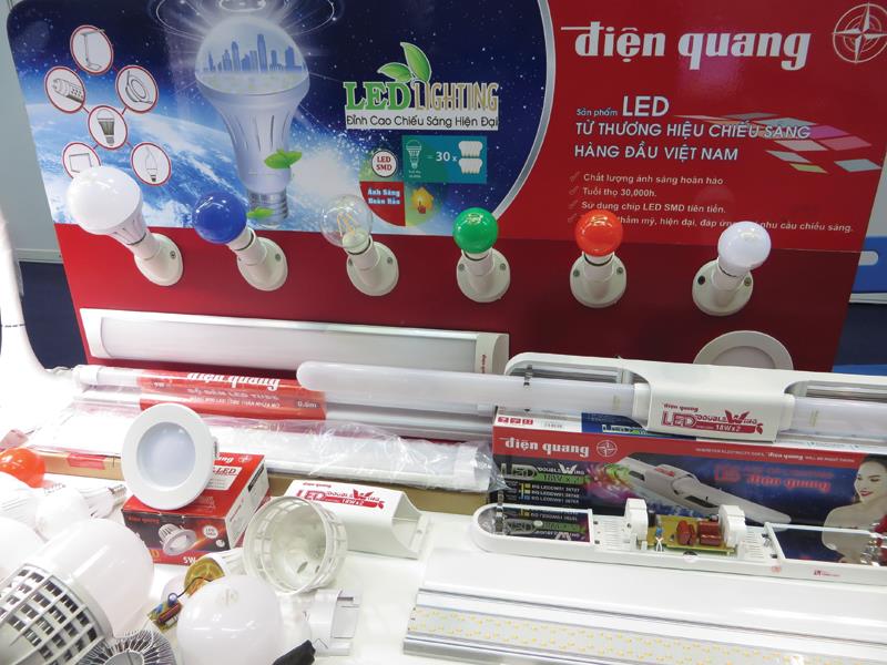 Các sản phẩm đèn LED của Điện Quang ở một hội chợ tại TP.HCM