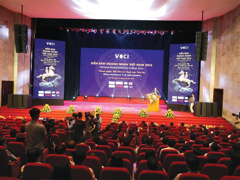 Diễn đàn doanh nhân Việt Nam 2016  đã thẳng thắn mổ xẻ những điểm yếu của doanh nhân trong nước để tìm hướng khắc phục và phát triển. Ảnh: Đ.T