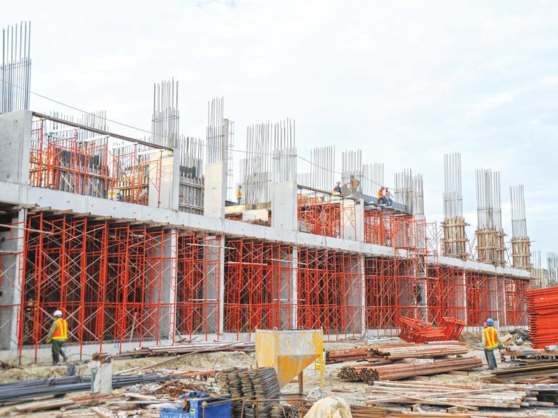 1.000 căn hộ tại Him Lam Phú An đã xây xong móng, chờ bung hàng vào đầu năm 2017. Ảnh: Gia Huy