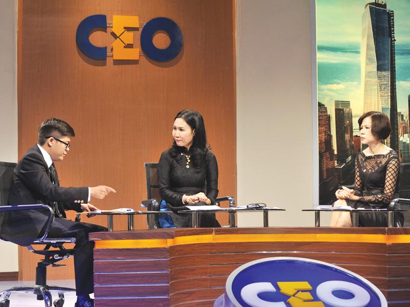 Bà Vũ Ngọc Hương (ngồi giữa) trong vai trò CEO của tình huống này.