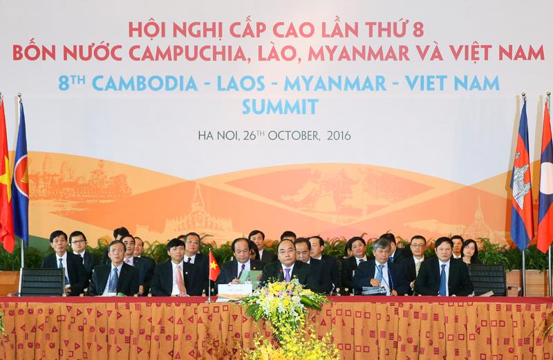 Năm 2016, Việt Nam đã tổ chức thành công sự kiện đối ngoại đa phương lớn nhất trong năm là Hội nghị cấp cao Chiến lược hợp tác kinh tế Ayeyawady - Chao Phraya - Mekong lần thứ 7 (ACMECS 7) và Hội nghị cấp cao hợp tác Campuchia - Lào - Myanmar - Việt Nam lần thứ 8 (CLMV 8), đưa ra nhiều giải pháp thúc đẩy phát triển bền vững cho các quốc gia thành viên. Đồng thời, đây cũng là bước chuẩn bị để Việt Nam tổ chức thành công Năm APEC 2017.