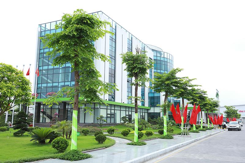 Môi trường xanh tại trụ sở Công ty cổ phần Nhựa Thiếu niên Tiền Phong.