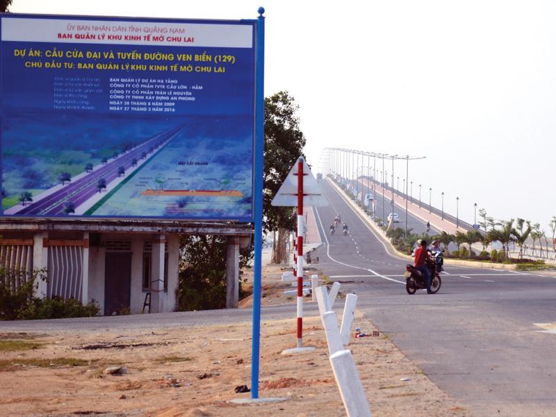 Tuyến đường ven biển nối Hội An đến Chu Lai, tạo lợi thế lớn cho thu hút đầu tư của tỉnh Quảng Nam.
