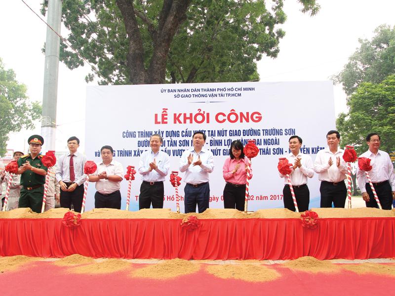  Bí thư Thành ủy TP.HCM Đinh La Thăng tham dự Lễ khởi công 2 Dự án cầu vượt khu vực Sân bay Tân Sơn Nhất.