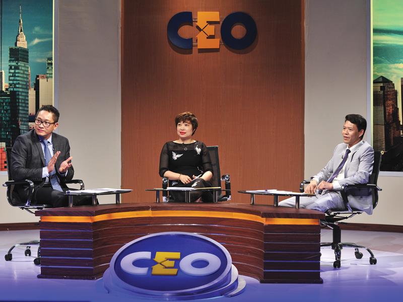 Bà Đỗ Thị Hồng Hạnh, Phó chủ tịch kiêm Tổng giám đốc Công ty cổ phần Bán đấu giá Lạc Việt ngồi vị trí CEO kỳ này.