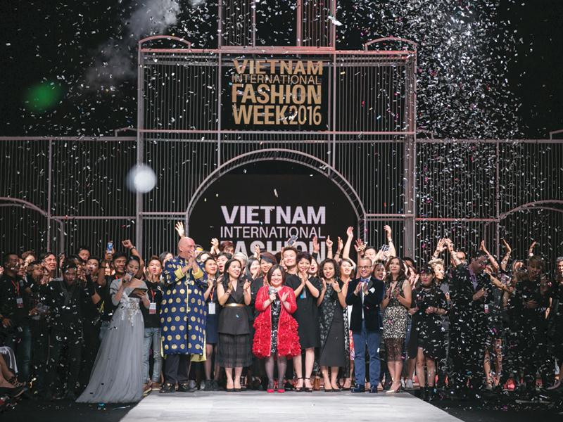 Với nhiều thành công nhiều hoạt động ở thị trường trong và ngoài nước, như Vietnam International Fashion Week, Công ty MultiMedia JSC đã lọt vào ‘tầm ngắm” của đối tác Hàn Quốc