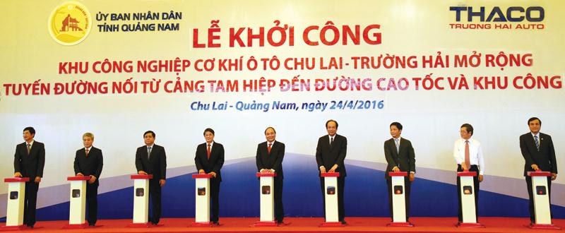 Thủ tướng Chính phủ Nguyễn Xuân Phúc bấm nút khởi công 2 công trình đầu tư trọng điểm của Quảng Nam
