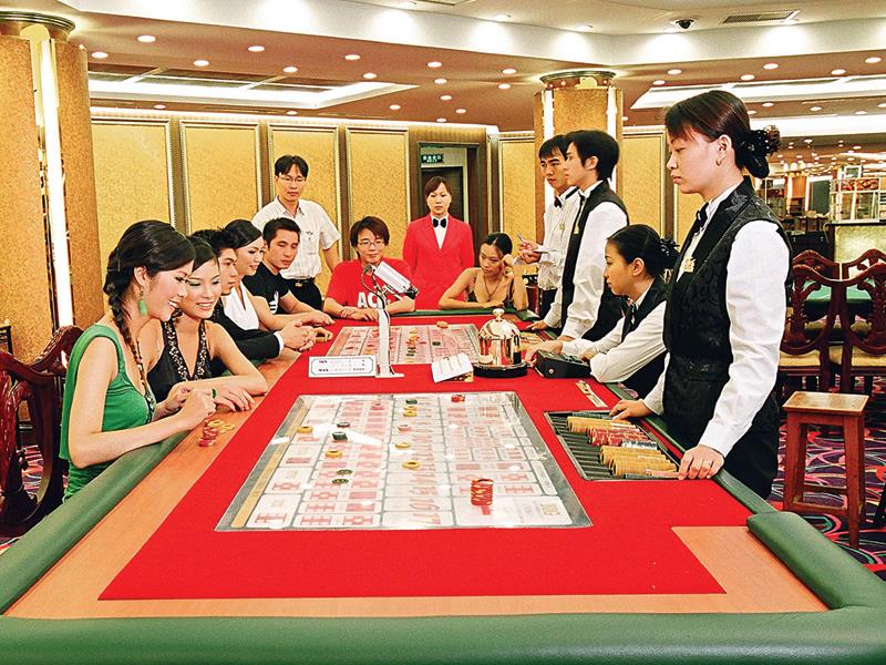 Thí điểm cho người Việt vào chơi trong các casino là cơ hội để thu hút các nhà đầu tư vào lĩnh vực này.