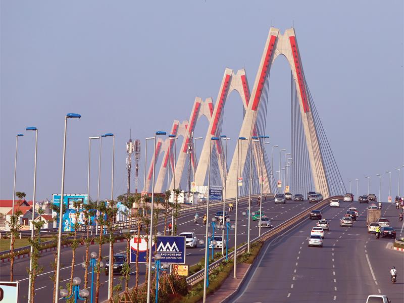 Cầu Nhật Tân (Hà Nội), sử dụng vốn ODA Nhật Bản, được xem là cây cầu hữu nghĩ Việt Nam - Nhật Bản. Ảnh: Đ.T