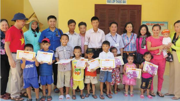 Học bổng Swing for the Kids đến với các em nhỏ đang sinh sống, học tập trên huyện đảo Trường Sa.