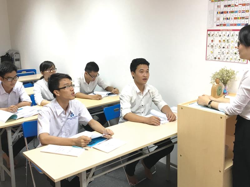 Các sinh viên đã bắt đầu chương trình học tiếng Nhật tại trường Nhật ngữ Sendagaya ở Hà Nội từ ngày 24/4.