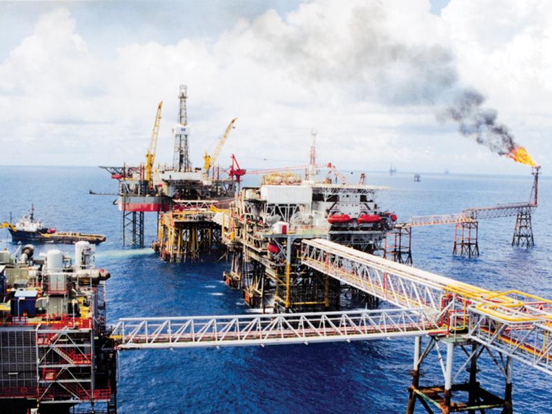Mỏ Bạch Hổ - Dự án hợp tác dầu khí giữa Việt Nam - Liên bang Nga được khai thác thương mại từ giữa năm 1986.