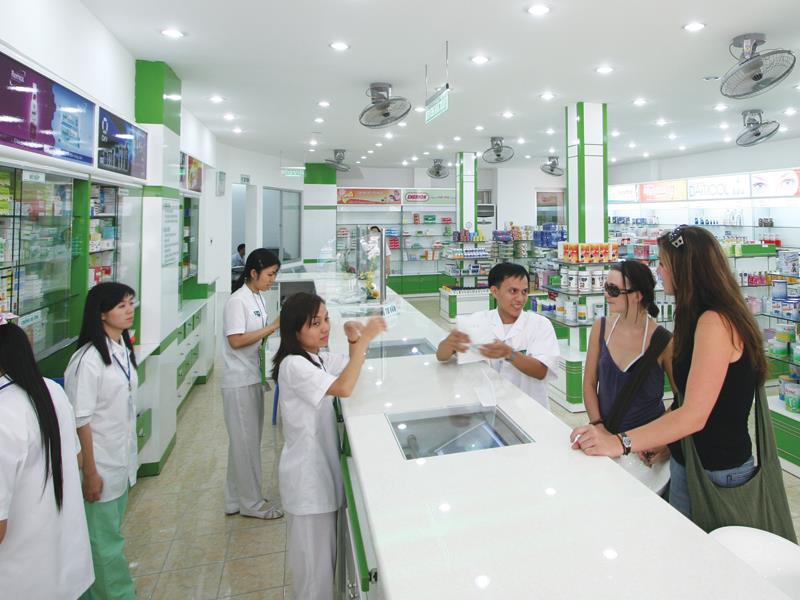 Với doanh số khoảng 4,7 tỷ USD năm 2016, ngành dược và chăm sóc sức khỏe Việt Nam đang được nhiều doanh nghiệp nhắm tới. Ảnh: Lê Toàn