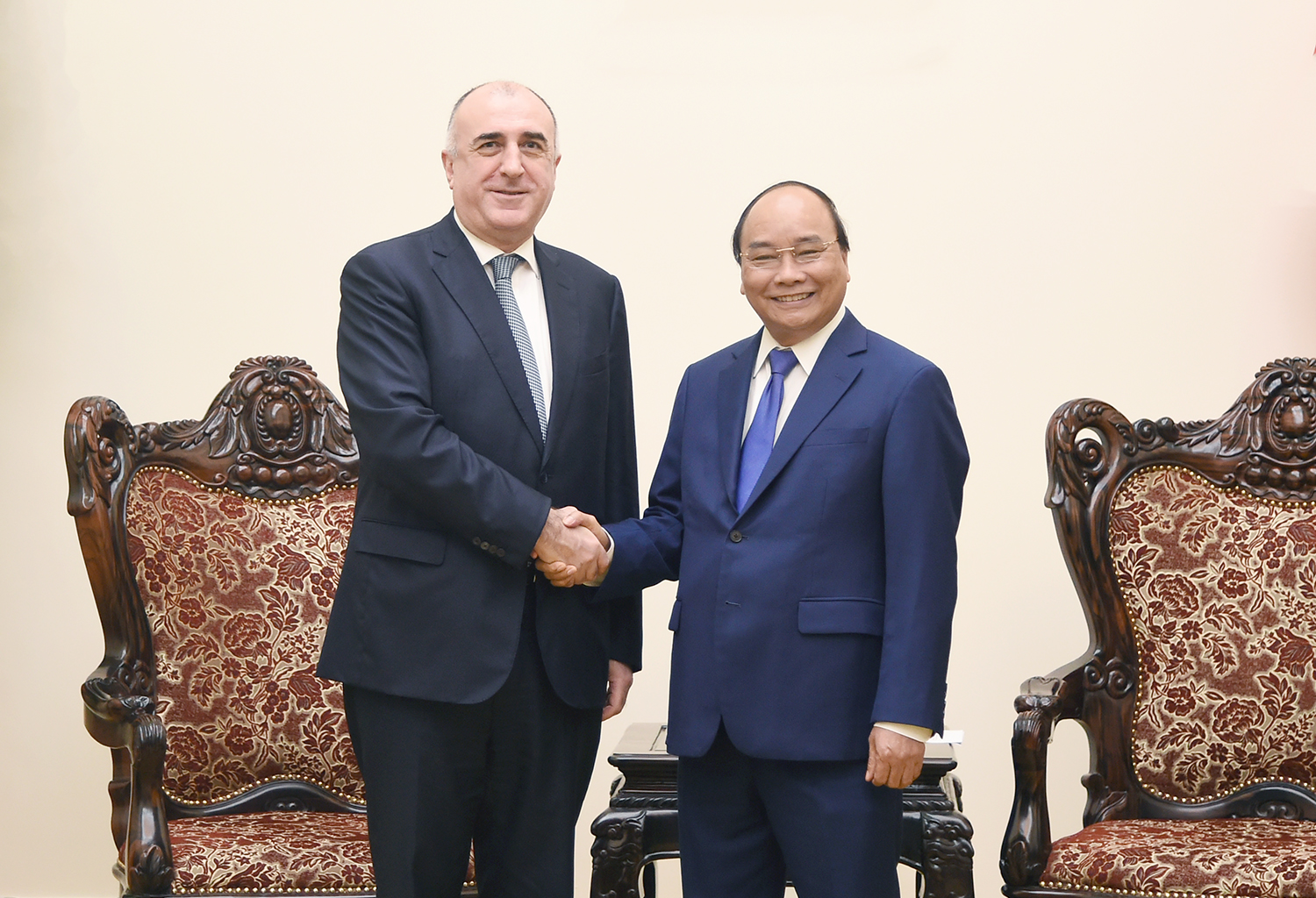 Thủ tướng Nguyễn Xuân Phúc tiếp Bộ trưởng Ngoại giao Azerbaijan. Ảnh: VGP/Quang Hiếu