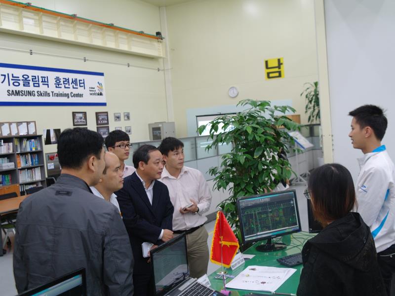 Thí sinh Việt Nam được đào tạo tại Trung tâm Kỹ năng Samsung 2.