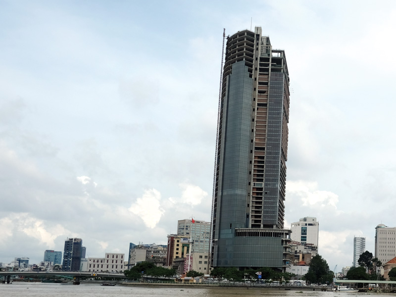 Dự án One Tower (TP.HCM) - Dự án đầu tiên bị thu giữ tài sản để thu hồi nợ xấu. Ảnh: Đức Thanh