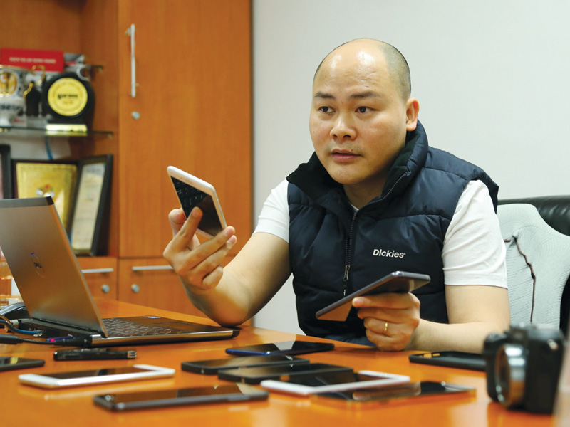 CEO Nguyễn Tử Quảng luôn có khát vọng xây dựng một ngành công nghiệp sản xuất smartphone do người Việt làm chủ.