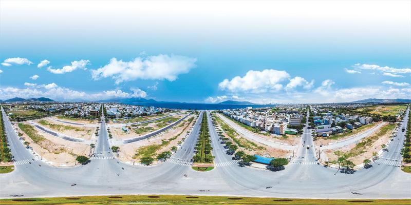 Dự án Kim Long City - Khu E có vị trí đắc địa thuộc hàng bậc nhất quận Liên Chiểu, khi sở hữu hai mặt tiền đường Nguyễn Sinh Sắc và Hoàng Thị Loan.