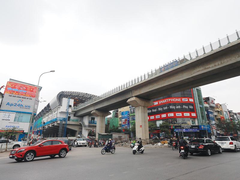 Theo quy hoạch, Hà Nội sẽ có 8 tuyến đường sắt đô thị. Trong ảnh: Tuyến đường sắt Cát Linh - Hà Đông. Ảnh: Đức Thanh