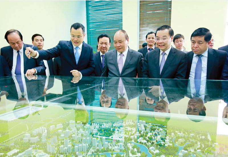 Thủ tướng Chính phủ Nguyễn Xuân Phúc thăm và kiểm tra tiến độ Dự án trước khi phê duyệt quy định cơ chế, chính sách đặc thù đối với Khu Công nghệ cao Hòa Lạc