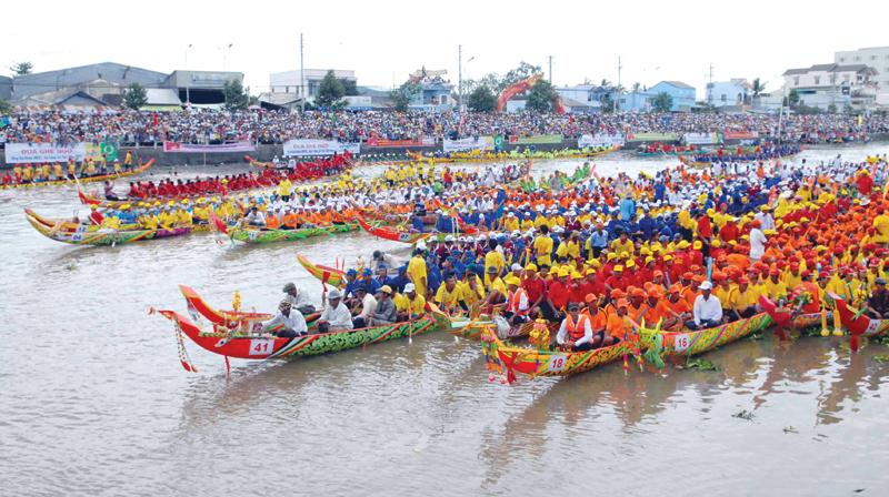 Lễ hội đua ghe Ngo của đồng bào Khmer ở Sóc Trăng