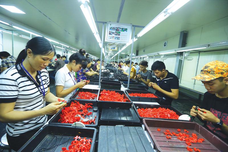 Việt Nam đã xác định chuyển dần thu hút FDI với lợi thế giá nhân công rẻ sang cạnh tranh bằng nguồn lực chất lượng cao