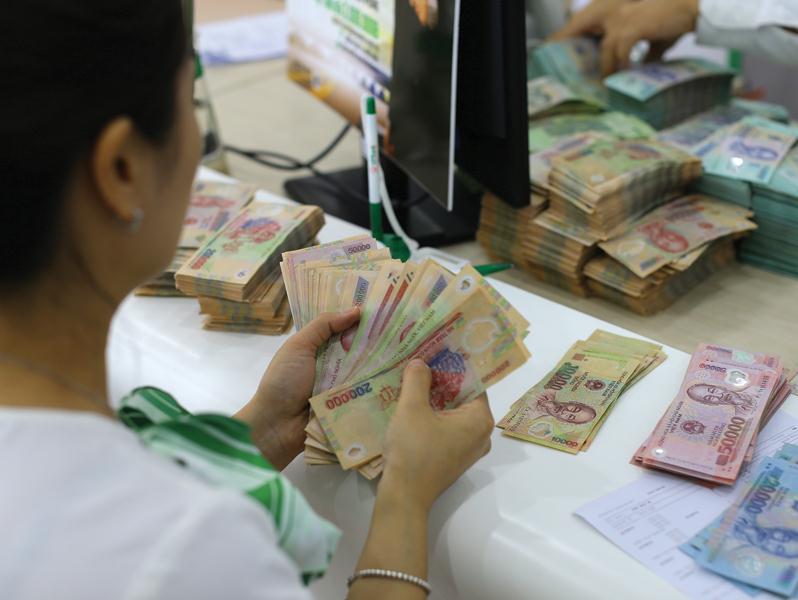 Cho vay tiêu dùng, bất động sản và giao thông đang được các ngân hàng siết lại.