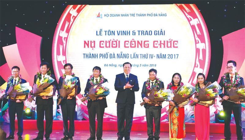 Giải thưởng Nụ cười công chức đã tạo nên tiếng vang, góp phần thi công thương hiệu của Hội doanh nhân trẻ TP. Đà Nẵng