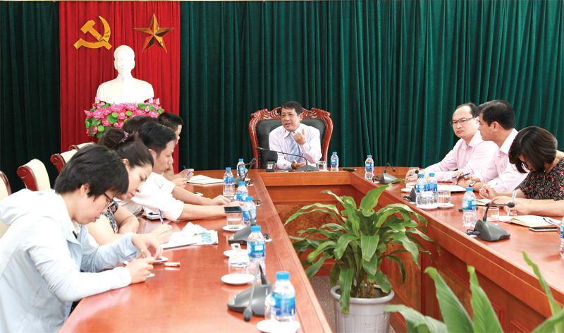 Ông Nguyễn Văn Lý, Phó tổng giám đốc NHCSXH trao đổi với báo chí về việc triển khai thực hiện Chương trình Cho vay nhà ở xã hội
