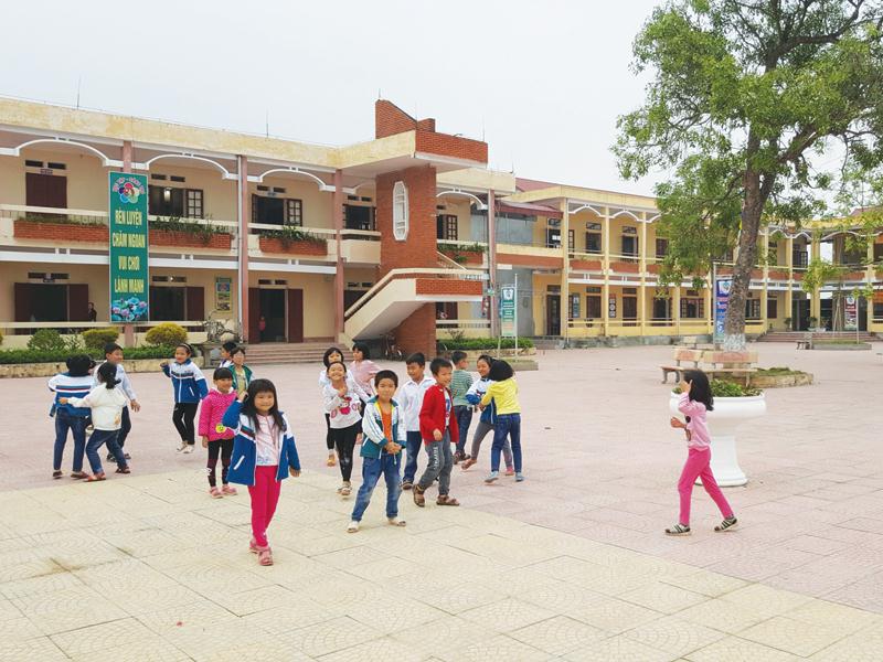 Trường tiểu học Thanh Sơn được xây dựng khang trang, đạt chuẩn quốc gia mức độ II