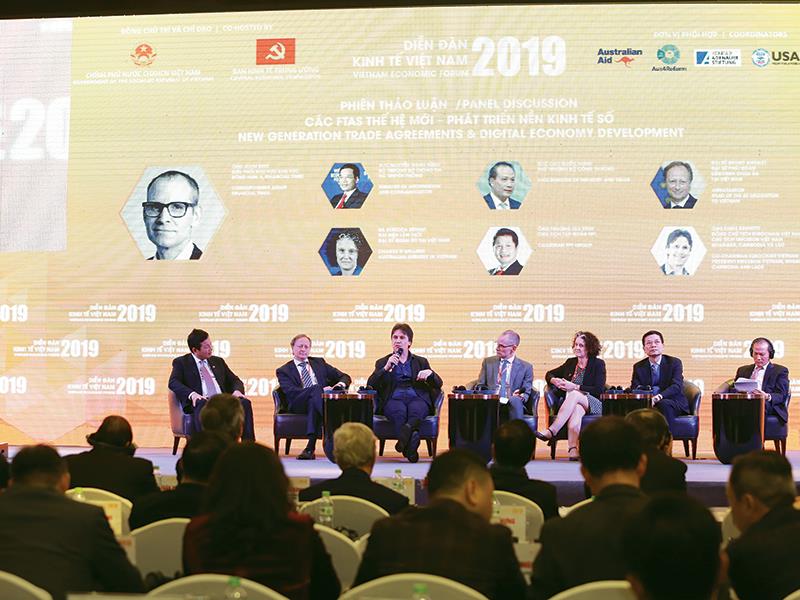 Phiên thảo luận các hiệp định thương mại tự do thế hệ mới - phát triển kinh tế số tại Diễn đàn kinh tế Việt Nam 2019.