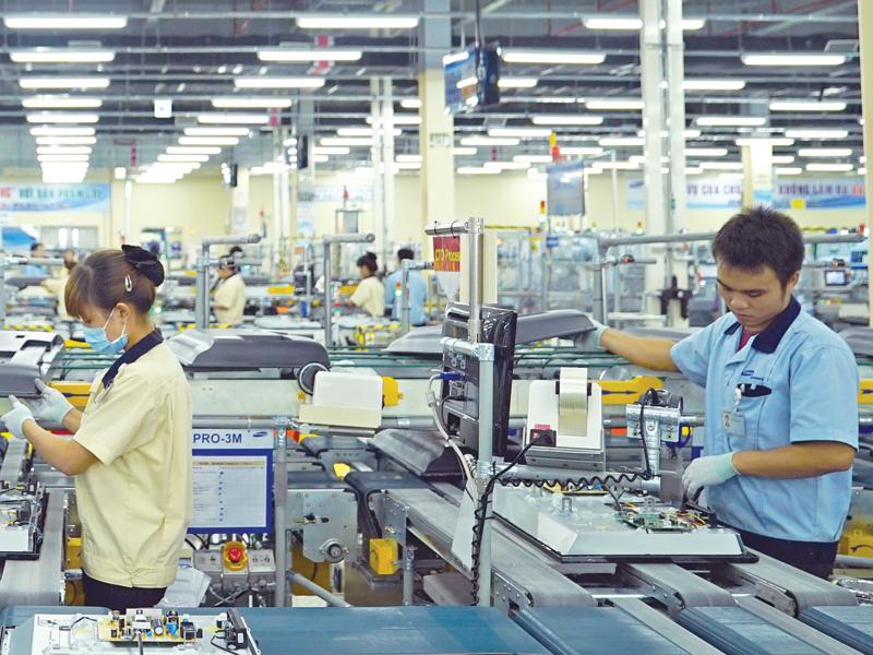 Khu vực FDI là một trong 4 động cơ quan trọng của cỗ xe tăng trưởng. Trong ảnh: Nhà máy Samsung Bắc Ninh. Ảnh: Đức Thanh