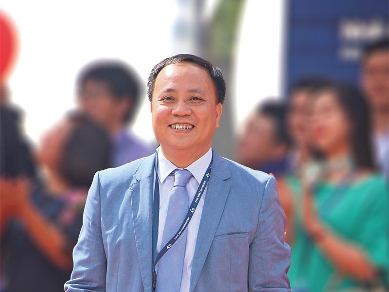 Ông Phan Minh Thông rạng rỡ trong lễ khánh thành Nhà máy Phúc Sinh Sơn La.