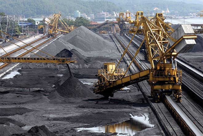 Ngành than đang thường trực “nỗi lo nhập khẩu”, vì khả năng sản xuất than thương phẩm tới năm 2035 tăng không nhiều.