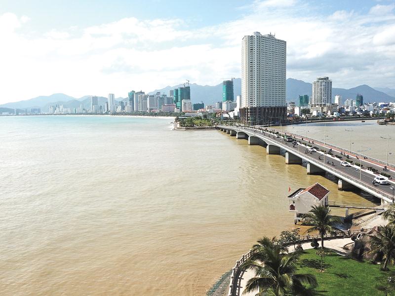 Nha Trang được đánh giá là đô thị biển phát triển mạnh nhất hiện nay tại miền Trung. Ảnh: Việt Hương