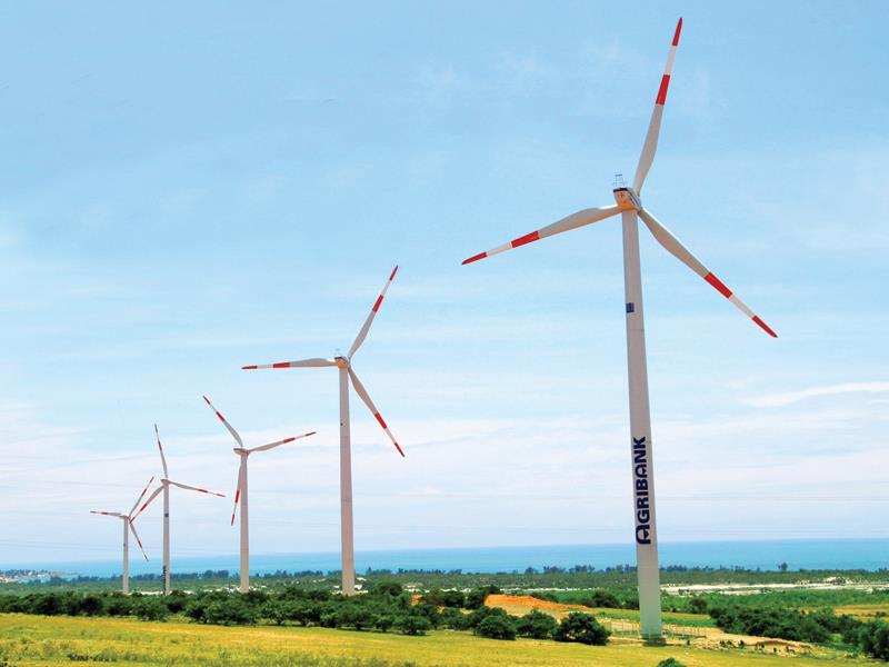 Các Dự án điện gió trên bờ có suất đầu tư khoảng 2 triệu USD/MW và cần khoảng 14 năm để hoàn vốn. Ảnh: Lê Toàn