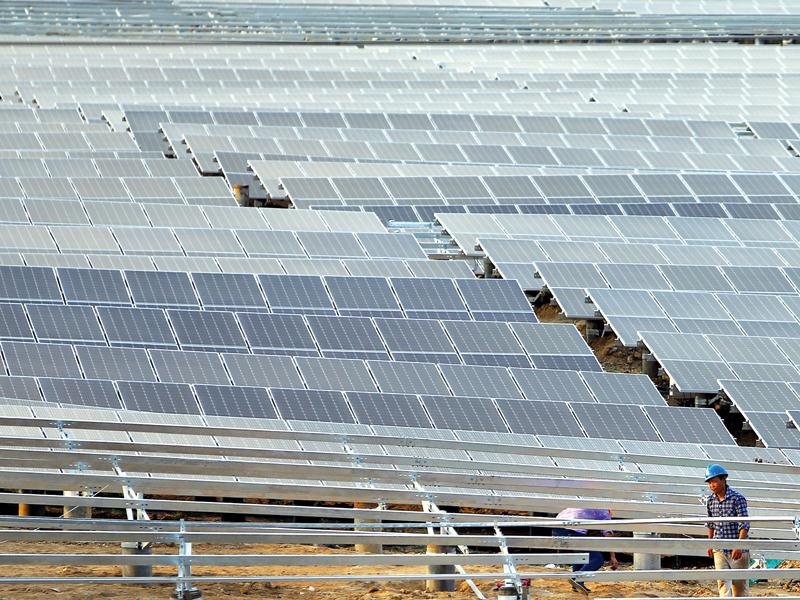 Lưới truyền tải không theo kịp sự có mặt của các Dự án điện mặt trời, khiến nhiều Dự án được yêu cầu giảm công suất phát.