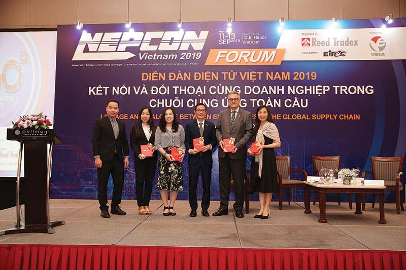 Hình ảnh Diễn đàn điện tử Việt Nam, sự kiện tiền triển lãm NEPCON Việt Nam 2019.