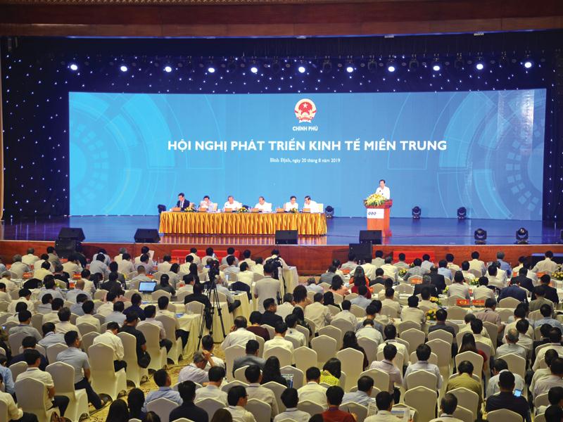 Ông Hồ Quốc Dũng, Chủ tịch UBND tỉnh Bình Định phát biểu tại Hội nghị.