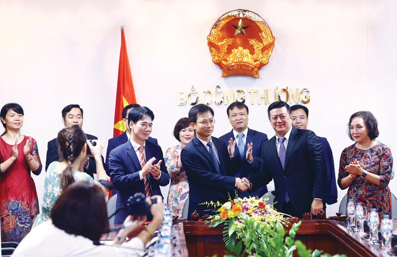 Lễ ký kết Biên bản ghi nhớ hợp tác giữa Bộ Công thương và MM Mega Market Việt Nam.