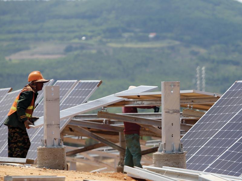 Việt Nam đang đẩy mạnh phát triển năng lượng tái tạo để đáp ứng nhu cầu điện ngày càng tăng cao. Ảnh: Đức Thanh