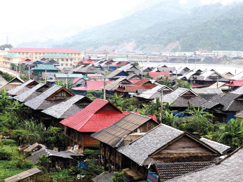Một góc khu tái định cư thị xã Mường Lay (tỉnh Điện Biên). Ảnh: Vũ Lam