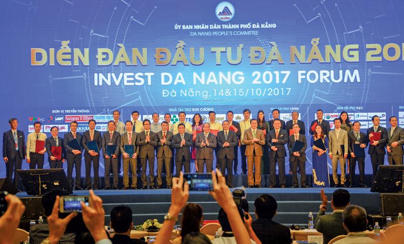 Báo Đầu tư tham gia bảo trợ thông tin - truyền thông, góp phần vào thành công của Diễn đàn Đầu tư Đà Nẵng 2017.