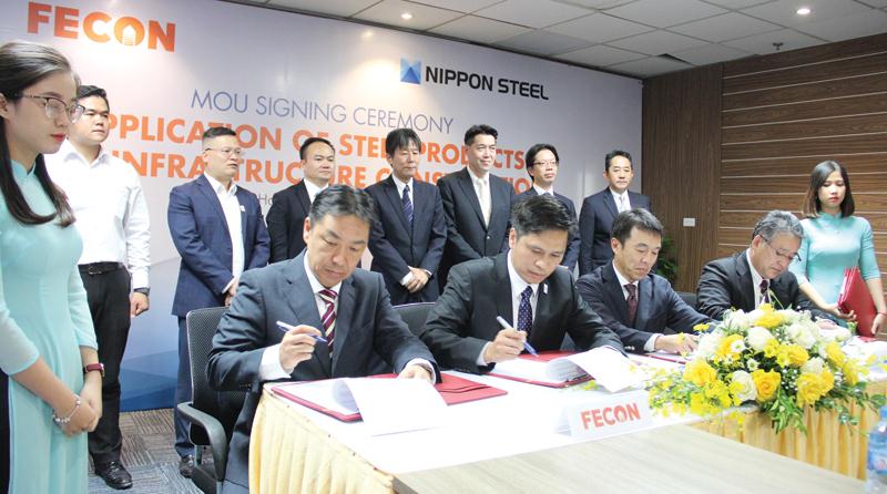 Lễ ký kết Biên bản thỏa thuận hợp tác giữa FECON và Tập đoàn Nippon Steel Nhật Bản.