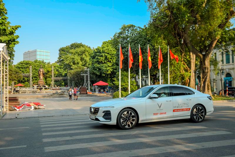 Sau một năm ra mắt, những chiếc xe VinFast đã và đang chiếm trọn niềm tin của người tiêu dùng Việt Nam.
