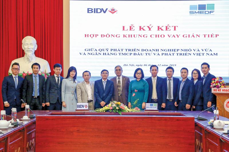 Lễ ký kết Hợp đồng khung cho vay gián tiếp giữa Quỹ Phát triển doanh nghiệp nhỏ và vừa (SMEDF) và ngân hàng TMCP Đầu tư và Phát triển Việt Nam (BIDV) .
