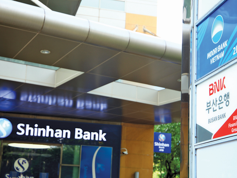 Hiện Shinhan Bank dẫn đầu khối ngân hàng Hàn Quốc tại Việt Nam với 36 chi nhánh và phòng giao dịch. Ảnh: Đ.T