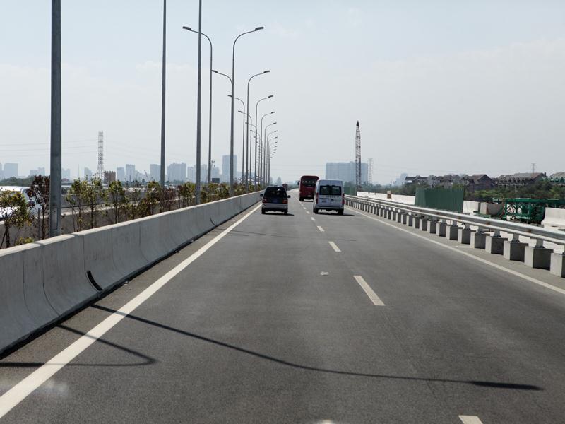 Cao tốc TP.HCM - Long Thành - Dầu Giấy góp phần giúp khu Đông Thành phố phát triển mạnh mẽ. Ảnh: Đức Thanh